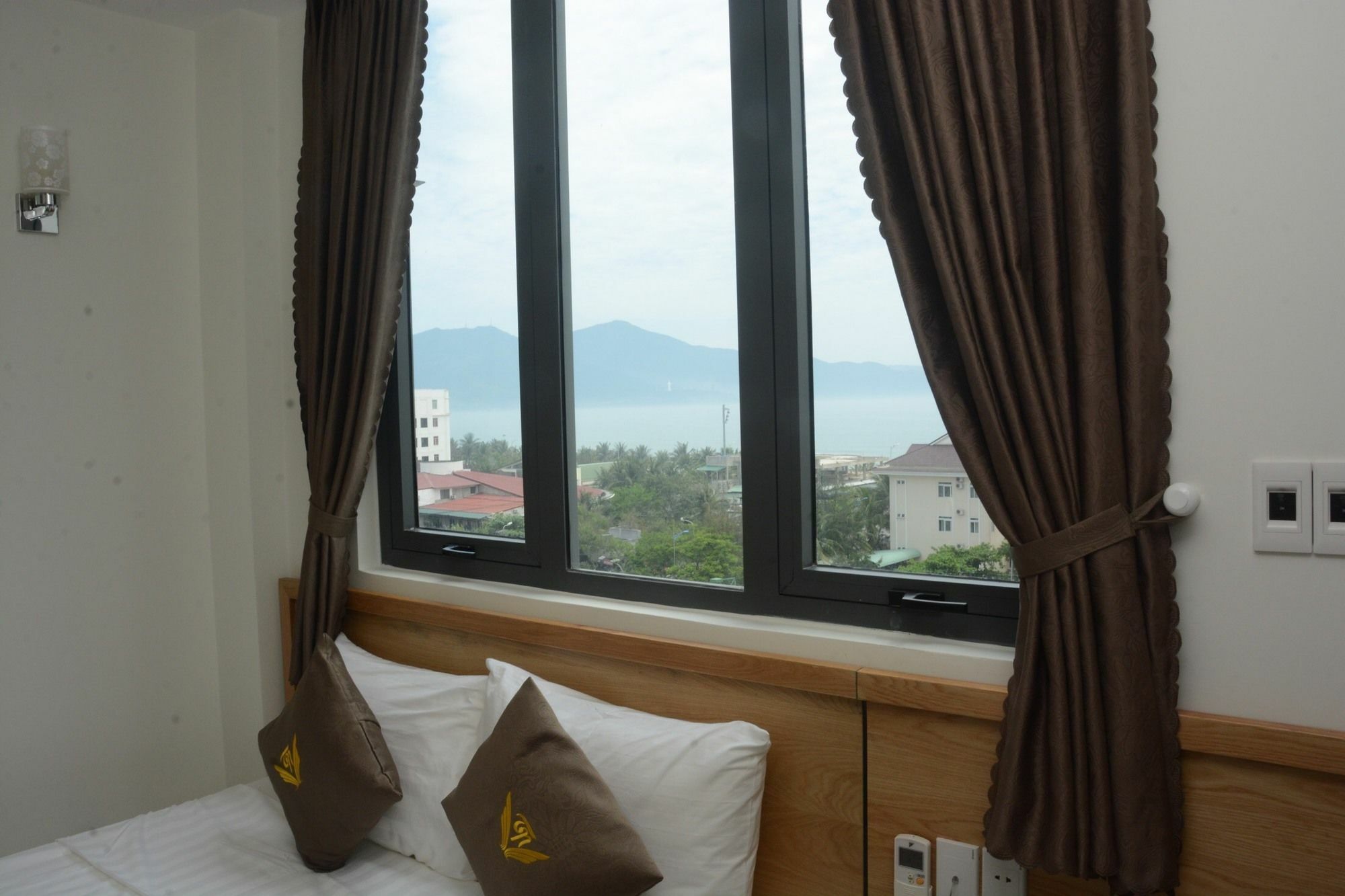 Trang Ngan Hotel Da Nang Bagian luar foto